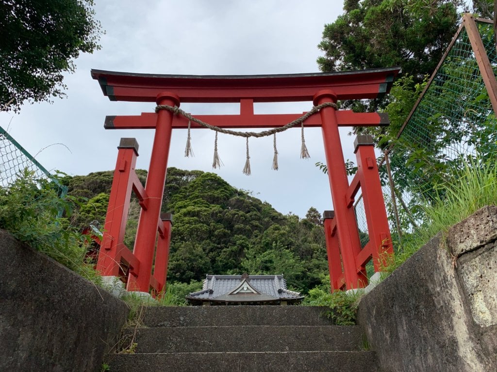 浅間神社 千葉県千倉駅 の投稿 1回目 地図を見ると背後の山に建物があるらしいので そっ ホトカミ