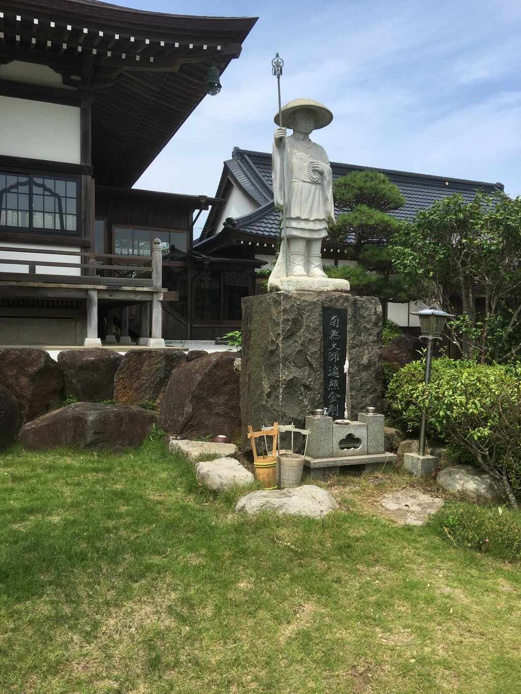 慈眼寺 茨城県鹿島大野駅 の投稿 1回目 潮風の香るお寺です ガイドブックにある本堂脇の聖 ホトカミ