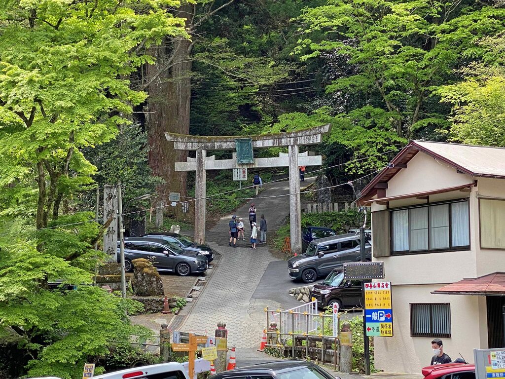 武蔵御嶽神社 東京都御嶽駅 の投稿 1回目 武蔵御嶽神社は 青梅市の武蔵御嶽山山頂にある神社 ホトカミ